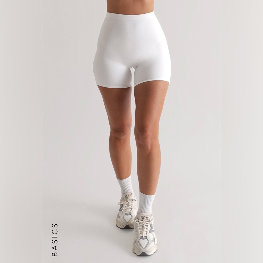 NWT My outfit online pro-technical biker shorts 6”